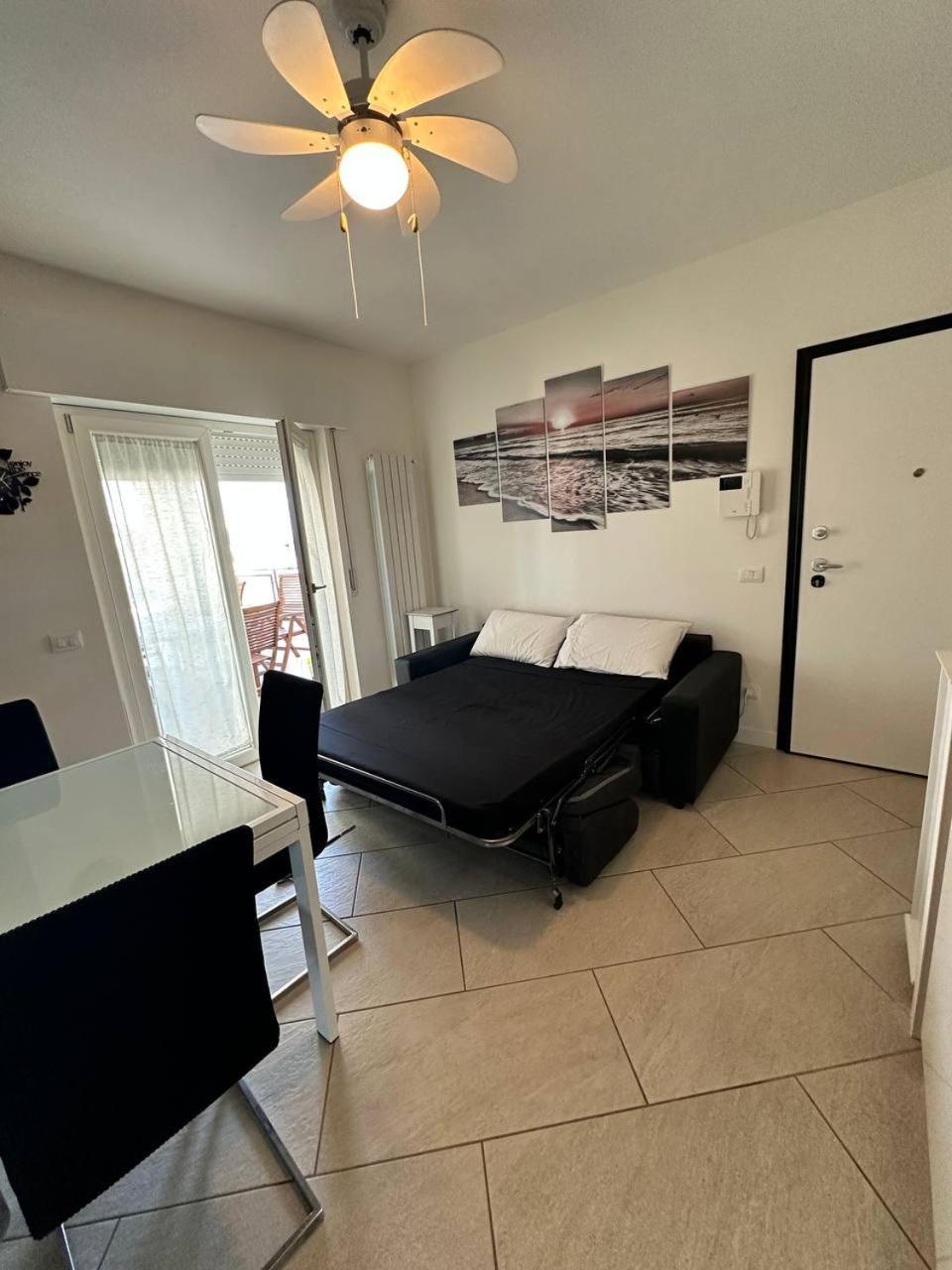Un Passo Dal Mare Apartamento Nettuno Exterior foto